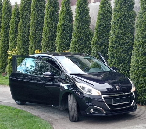 Peugeot 208 cena 24900 przebieg: 139000, rok produkcji 2015 z Limanowa małe 277